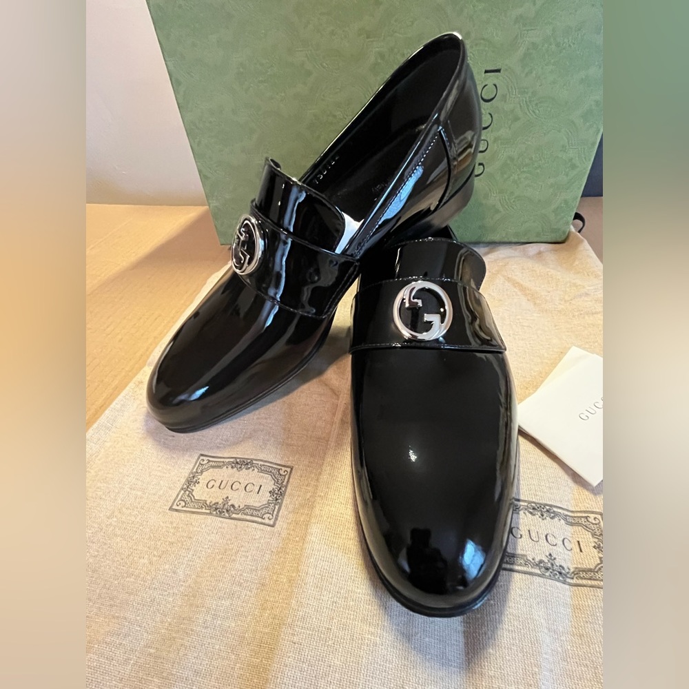 Authentic Gucci Men’s Interlocking G Patent Leather loafer size 7